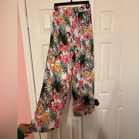 Francescas colorful flowy pants 🌺 - Picture 4 of 4